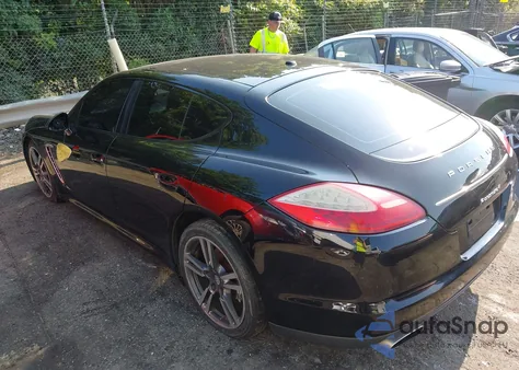 2013 Porsche Panamera 4 из США, поврежденный, VIN WP0AA2A76DL015471